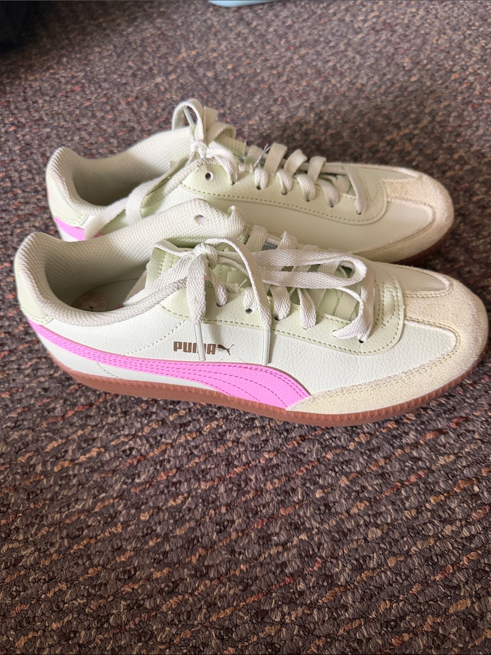 Puma Women's Pale Green Sneakers with Pink Stripe